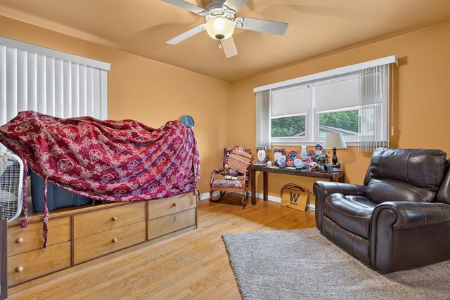 9915 S KENTON Avenue, Oak Lawn, IL 60453