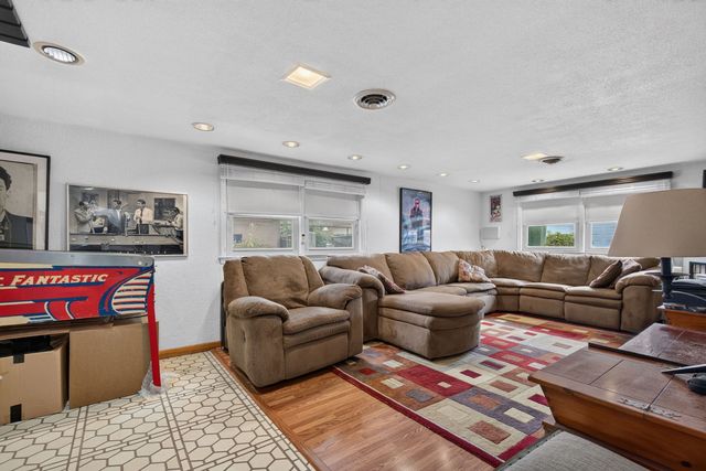 9915 S KENTON Avenue, Oak Lawn, IL 60453