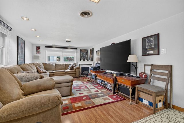 9915 S KENTON Avenue, Oak Lawn, IL 60453
