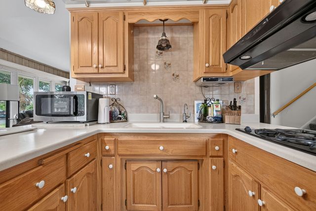 9915 S KENTON Avenue, Oak Lawn, IL 60453