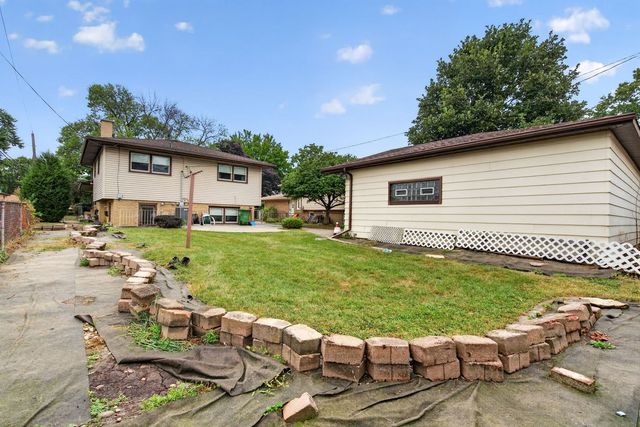 9915 S KENTON Avenue, Oak Lawn, IL 60453