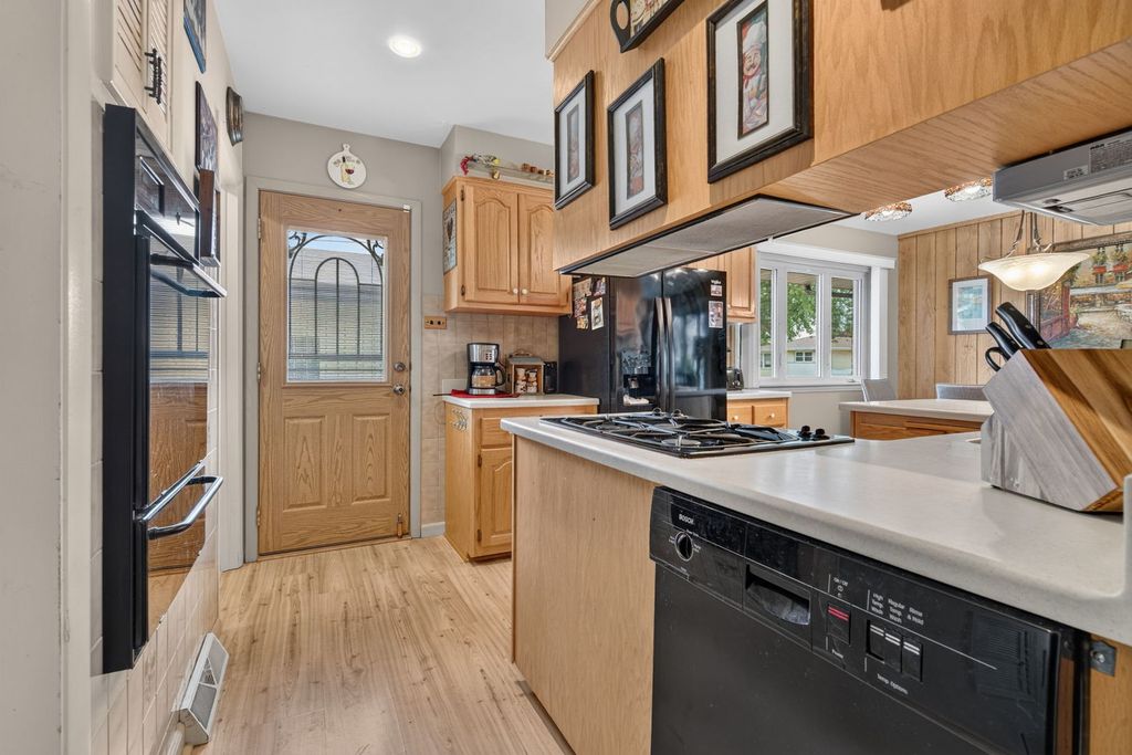 9915 S KENTON Avenue, Oak Lawn, IL 60453 — photo 5