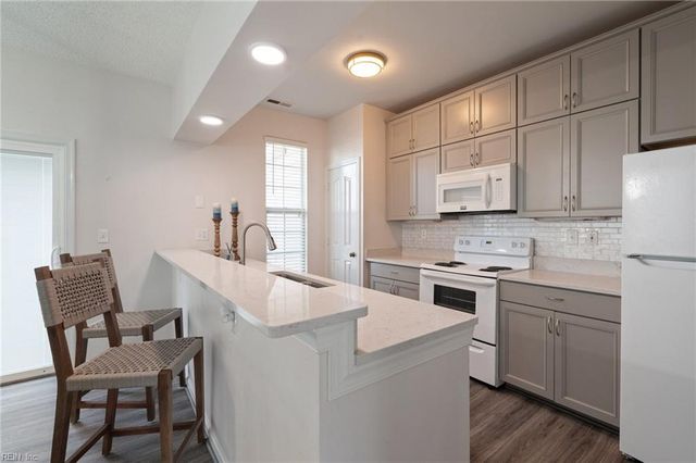 4831 Parthenon DR, Virginia Beach, VA 23462