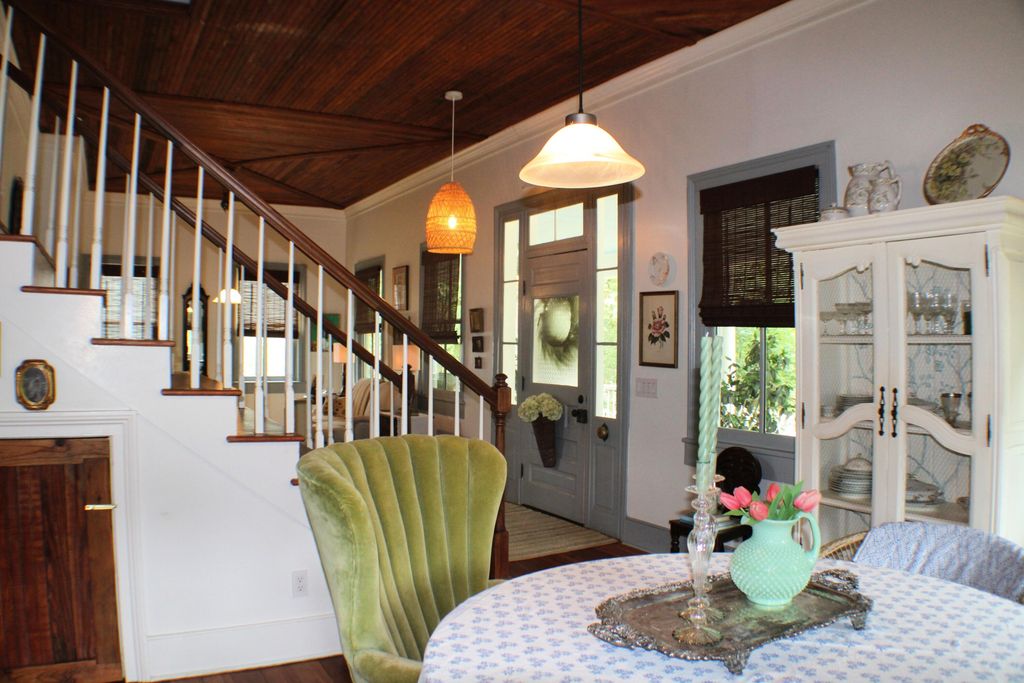 Image 16 of property listing at 408 S Gum Street, Summerville, SC 29483