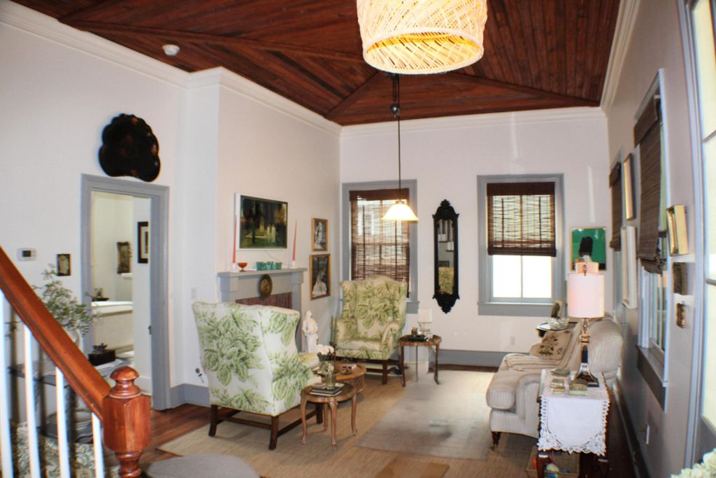 Image 2 of property listing at 408 S Gum Street, Summerville, SC 29483