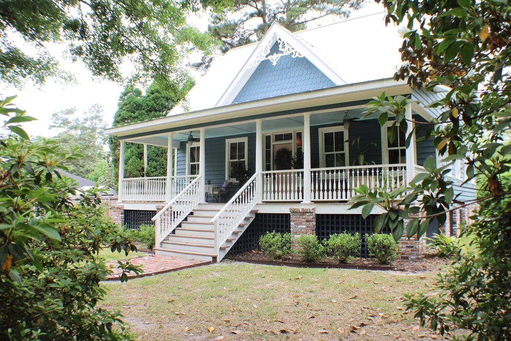 Image 53 of property listing at 408 S Gum Street, Summerville, SC 29483