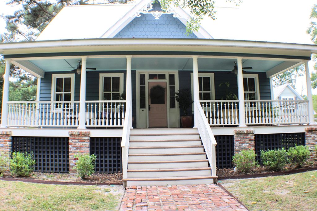 Image 54 of property listing at 408 S Gum Street, Summerville, SC 29483