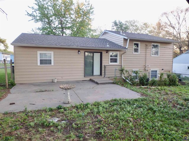 115 SW 40th Ter, Topeka, KS 66609