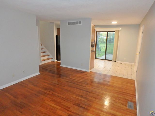 115 SW 40th Ter, Topeka, KS 66609