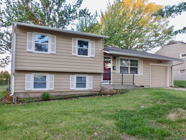 115 SW 40th Ter, Topeka, KS 66609