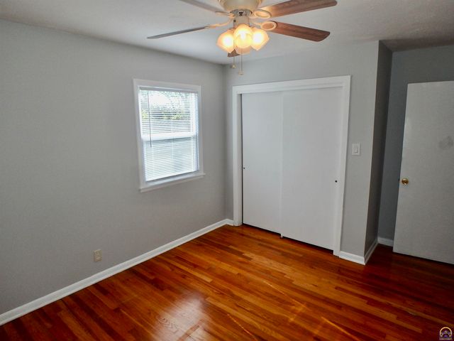 115 SW 40th Ter, Topeka, KS 66609
