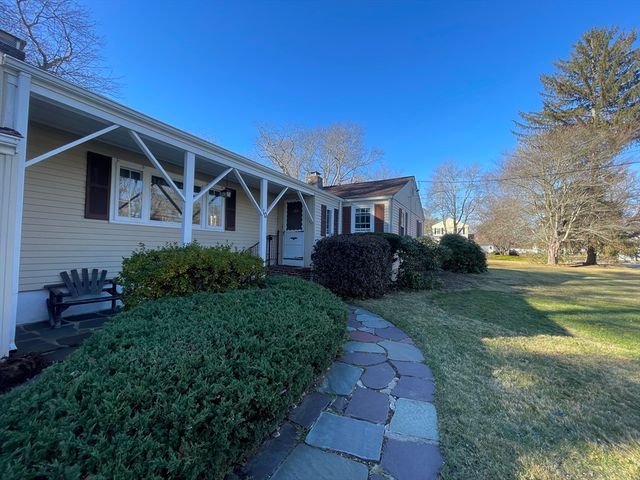 10 Millwood Cir, Framingham, MA 01701