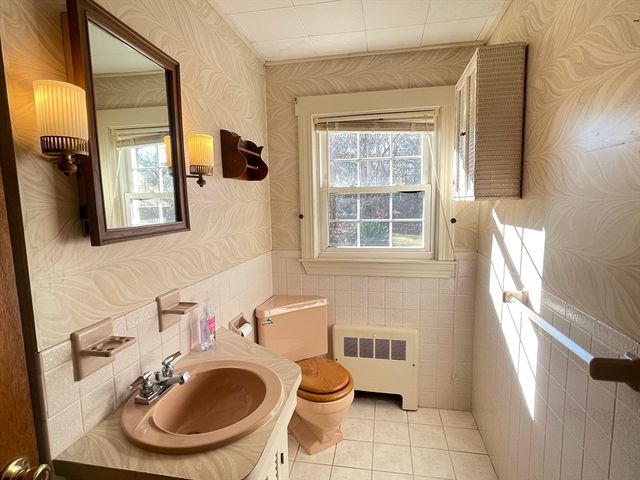 10 Millwood Cir, Framingham, MA 01701