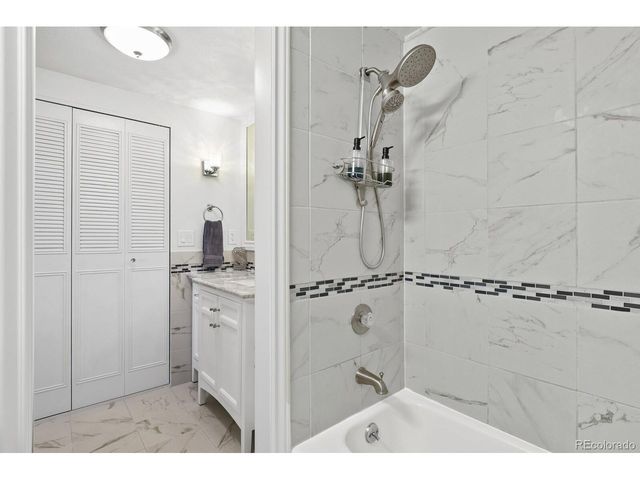 7877 E Mississippi Ave 807, Denver, CO 80247