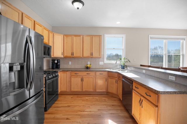 12 Magnolia Way, Ballston, NY 12019