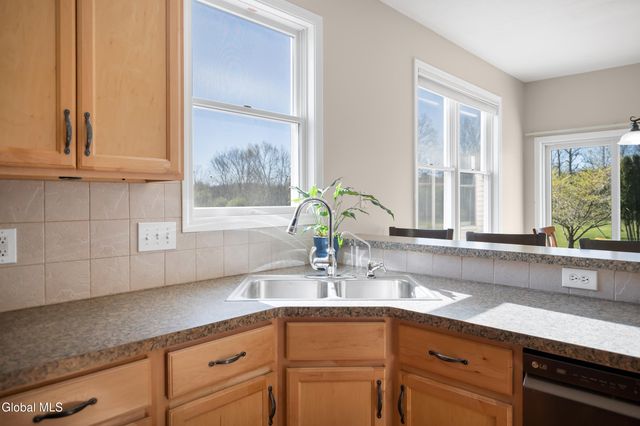 12 Magnolia Way, Ballston, NY 12019