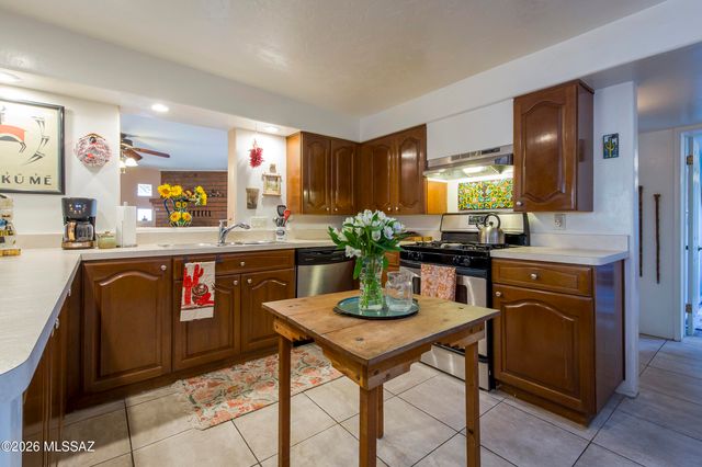 3825 N Tyndall Avenue, Tucson, AZ 85719