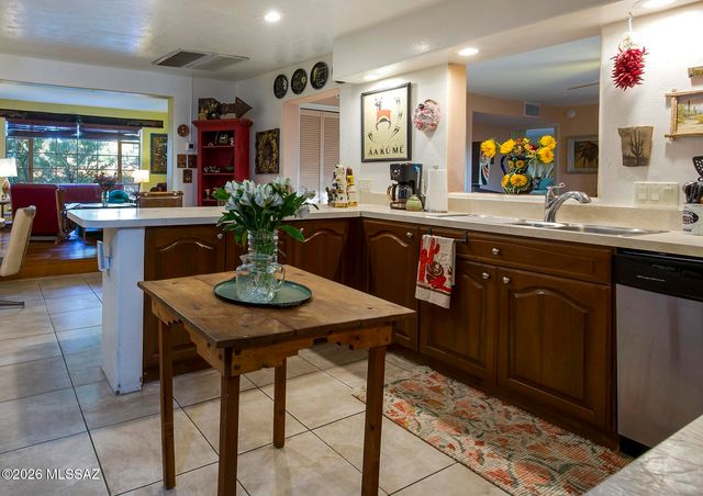 3825 N Tyndall Avenue, Tucson, AZ 85719