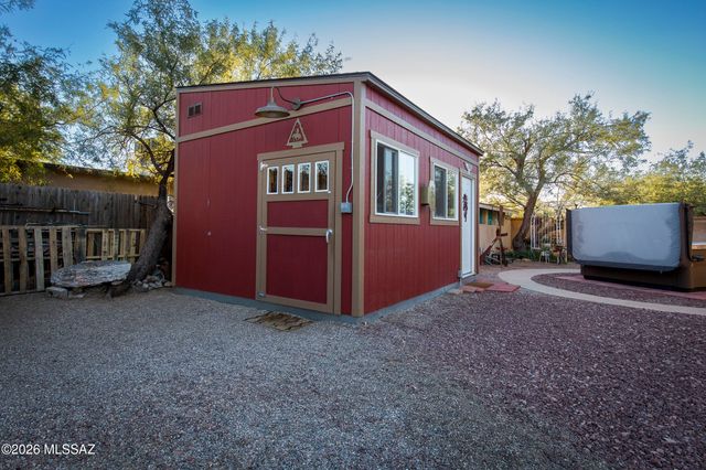 3825 N Tyndall Avenue, Tucson, AZ 85719