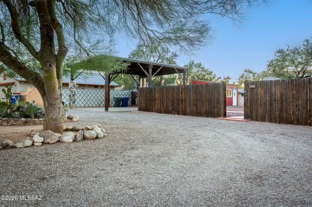 3825 N Tyndall Avenue, Tucson, AZ 85719