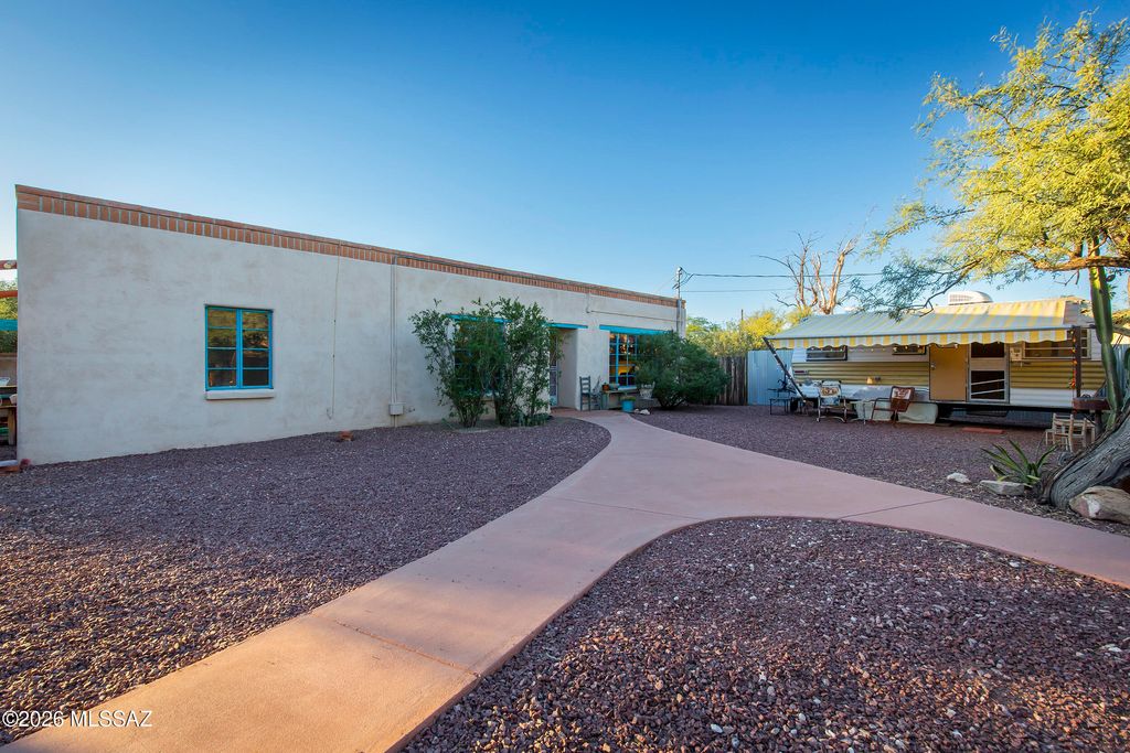 3825 N Tyndall Avenue, Tucson, AZ 85719