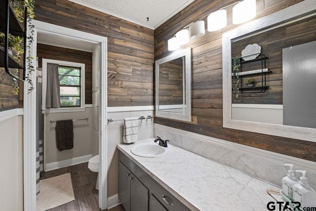 725 W BLAIR ST, Mineola, TX 75773