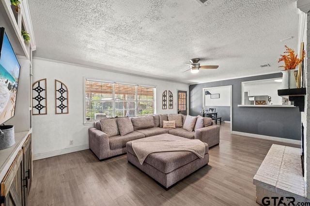 725 W BLAIR ST, Mineola, TX 75773