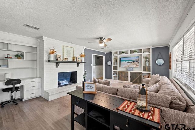 725 W BLAIR ST, Mineola, TX 75773