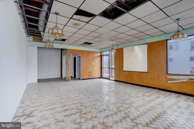 1938 W MARKET ST, York, PA 17404