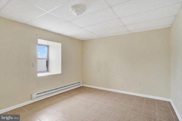1938 W MARKET ST, York, PA 17404