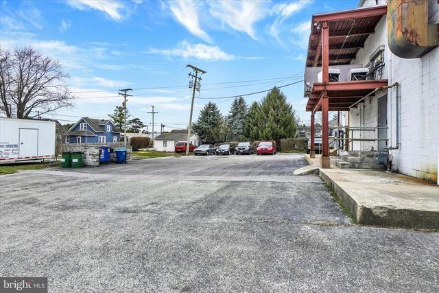1938 W MARKET ST, York, PA 17404