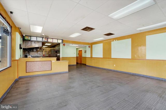 1938 W MARKET ST, York, PA 17404