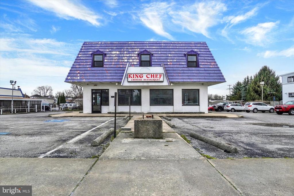 1938 W MARKET ST, York, PA 17404
