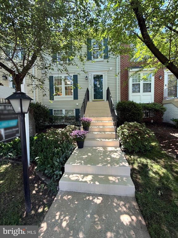 45275 GABLE SQ, Sterling, VA 20164