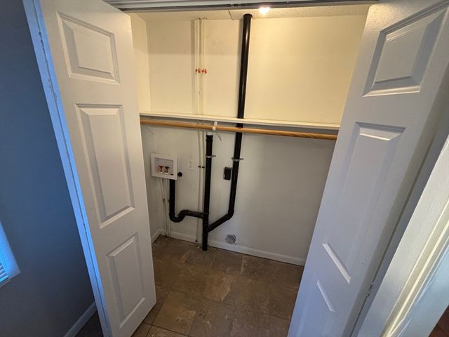 75 Ferry 1, Chicopee, MA 01020