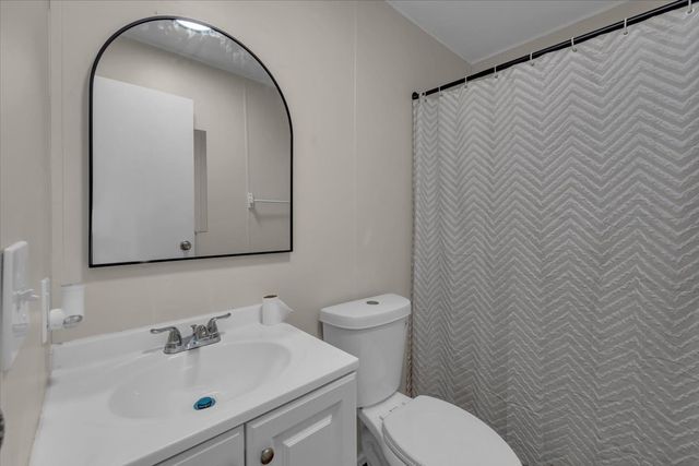 181 Medley Ln, Estill Springs, TN 37330