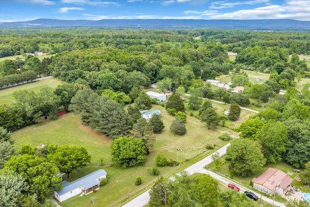 181 Medley Ln, Estill Springs, TN 37330