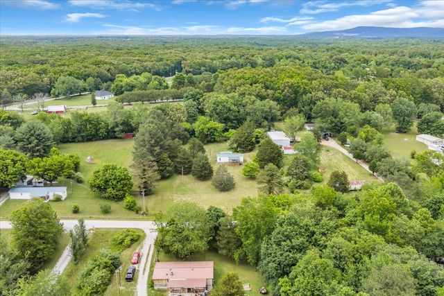181 Medley Ln, Estill Springs, TN 37330