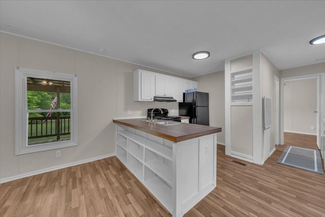181 Medley Ln, Estill Springs, TN 37330