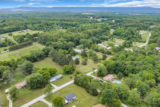 181 Medley Ln, Estill Springs, TN 37330