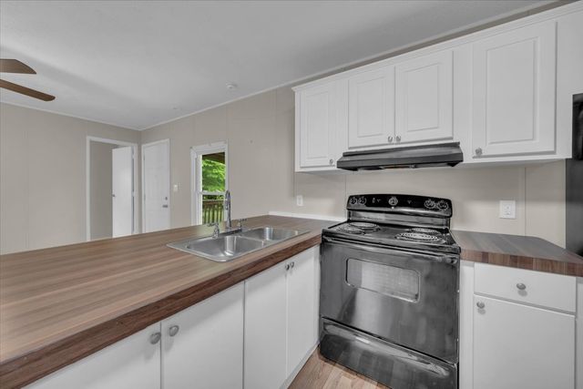 181 Medley Ln, Estill Springs, TN 37330
