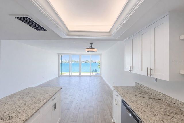 500 TREASURE ISLAND CSWY 109, Treasure Island, FL 33706