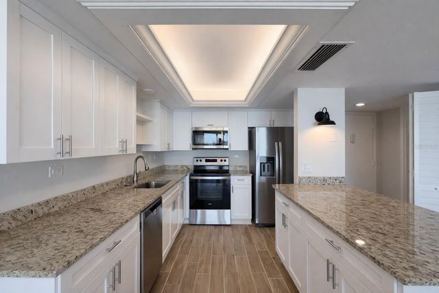 500 TREASURE ISLAND CSWY 109, Treasure Island, FL 33706