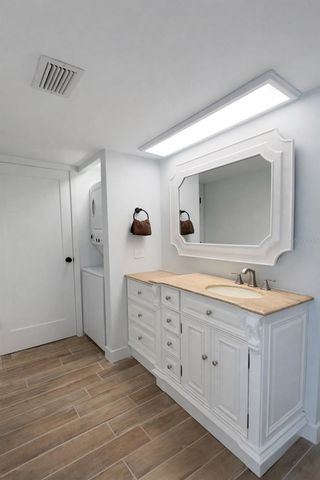 500 TREASURE ISLAND CSWY 109, Treasure Island, FL 33706