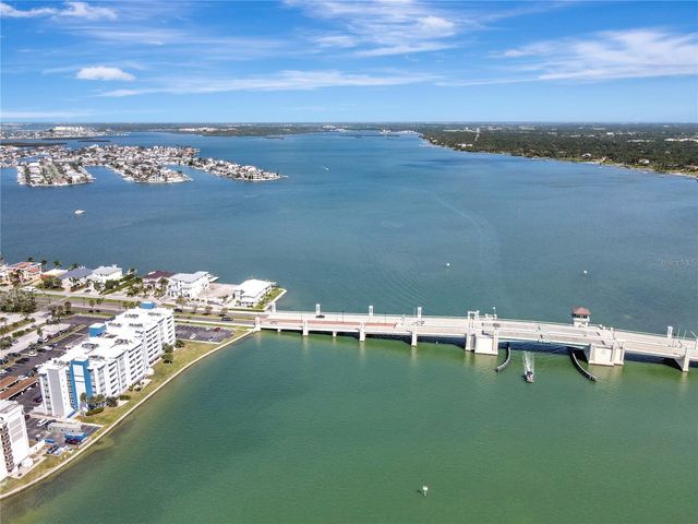 500 TREASURE ISLAND CSWY 109, Treasure Island, FL 33706