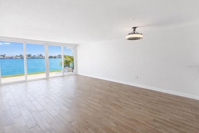 500 TREASURE ISLAND CSWY 109, Treasure Island, FL 33706