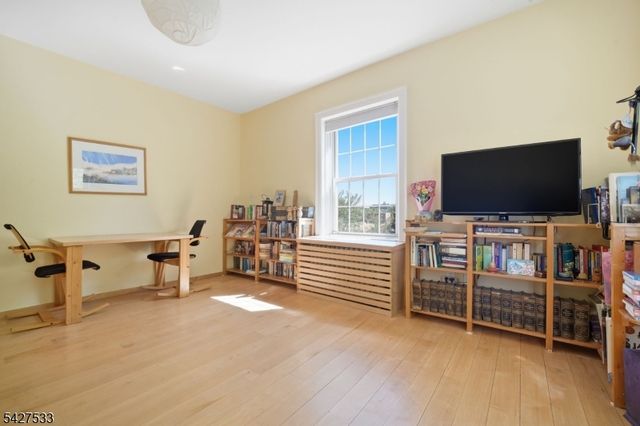 133 Summit Ave 43, Summit City, NJ 07901