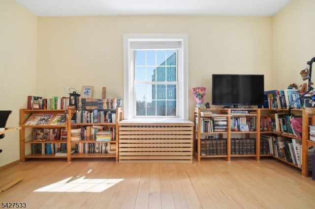 133 Summit Ave 43, Summit City, NJ 07901