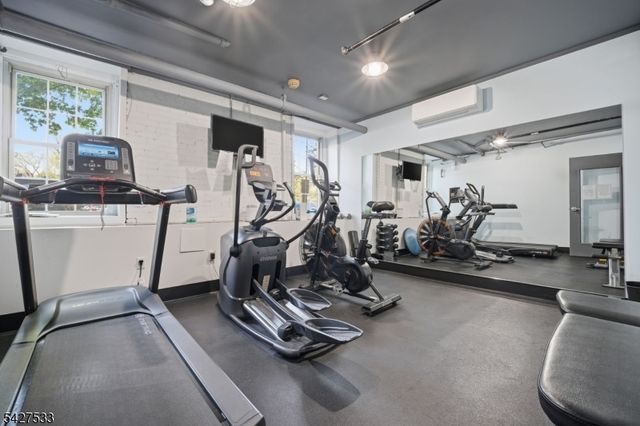 133 Summit Ave 43, Summit City, NJ 07901