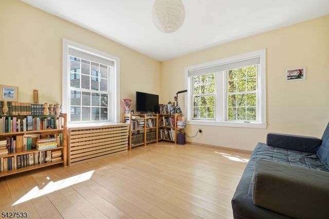 133 Summit Ave 43, Summit City, NJ 07901